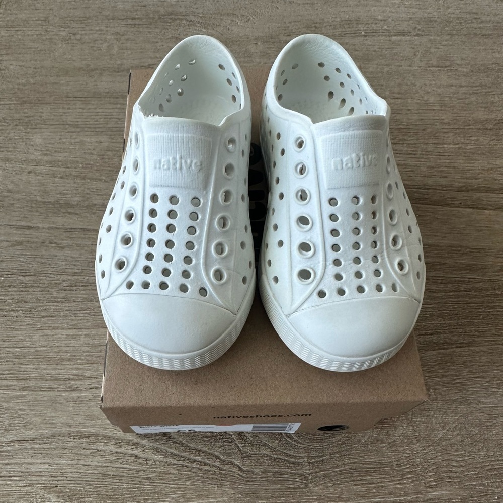 Native Jefferson Toddler size 6